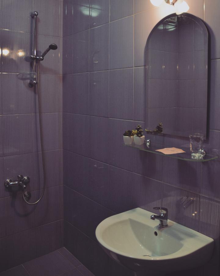 Hotel Victoria Lukavica Buitenkant foto