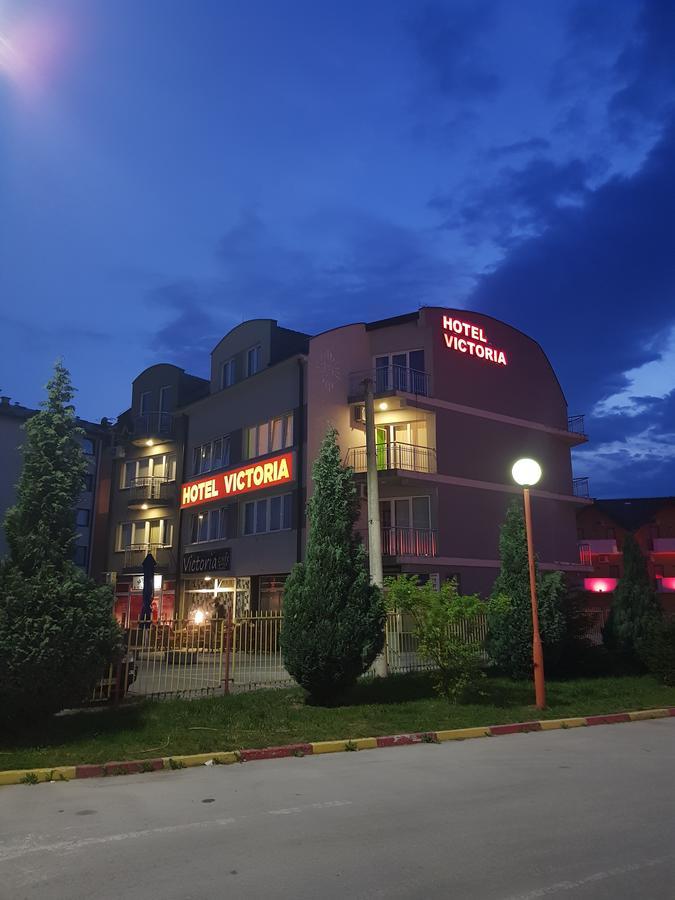 Hotel Victoria Lukavica Buitenkant foto