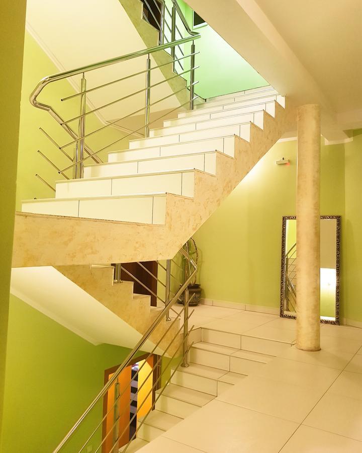 Hotel Victoria Lukavica Buitenkant foto