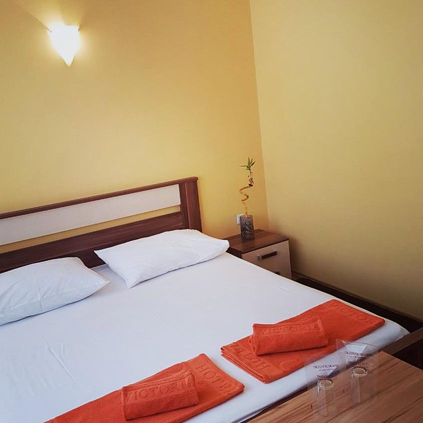 Hotel Victoria Lukavica Buitenkant foto