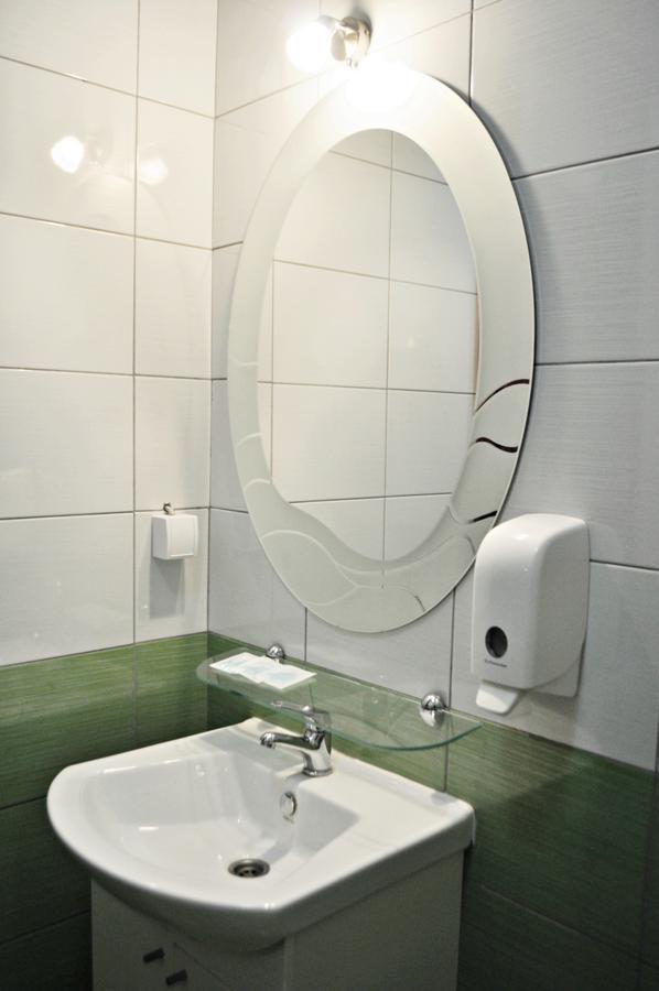 Hotel Victoria Lukavica Buitenkant foto