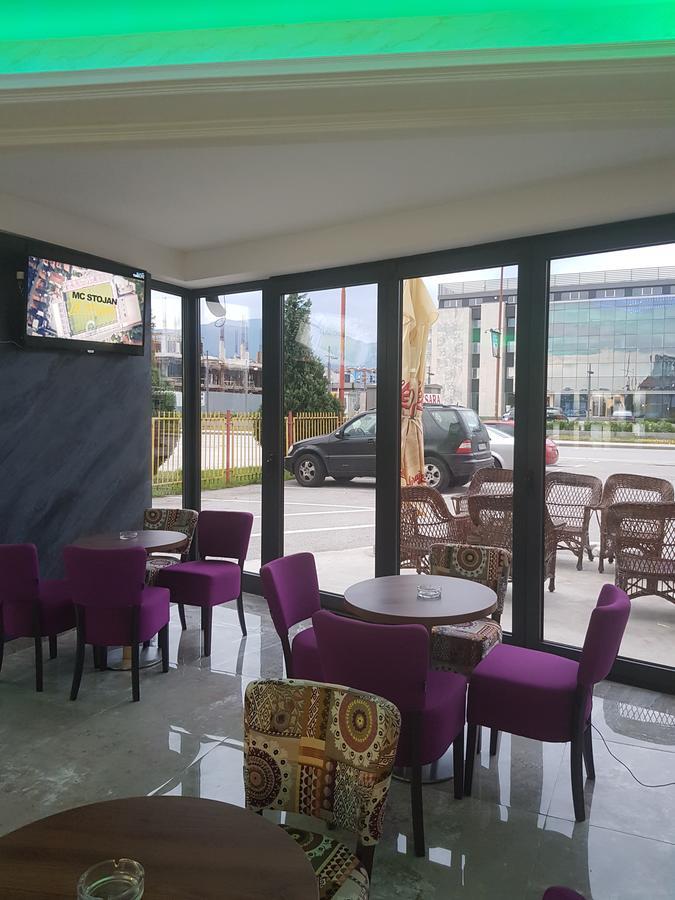 Hotel Victoria Lukavica Buitenkant foto